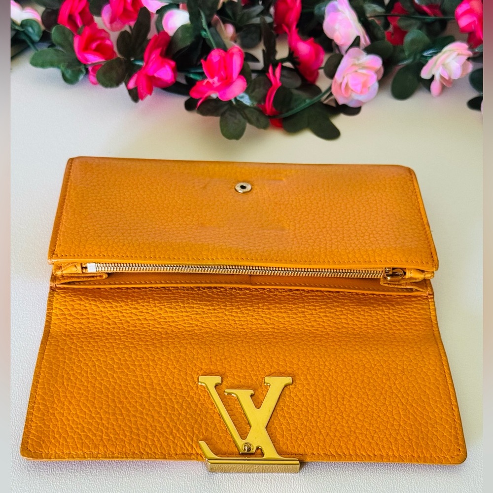 Louis Vuitton Rare Capucines Python Wallet๐๐ - Picture 11 of 16